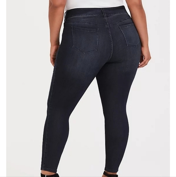 EUC Torrid 12R Jegging- SUPER STRETCH DARK Wash - Picture 2 of 10